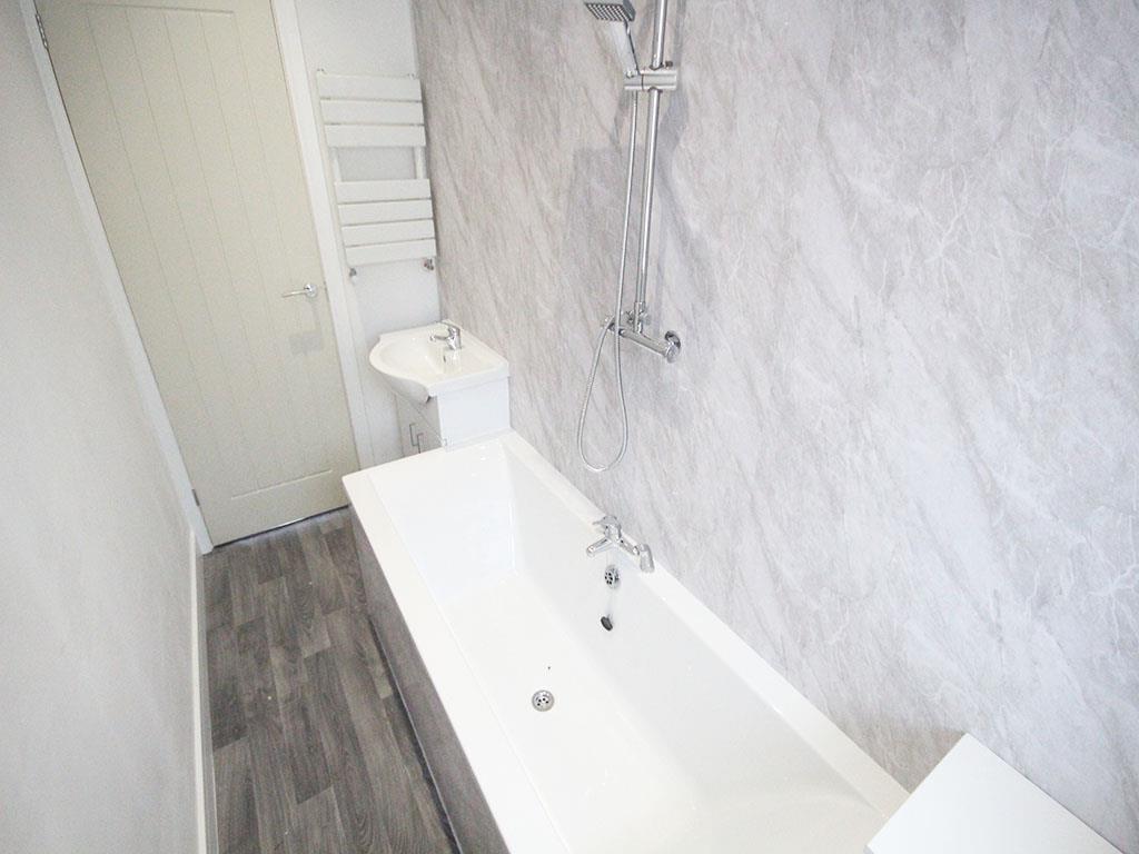 3 bedroom terraced house To Let in Barnoldswick - IMG_3621.jpg